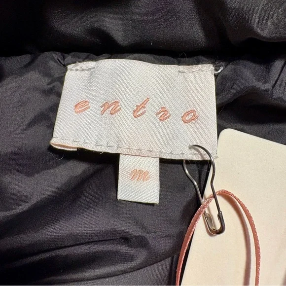 NWT Entro Black Puffer Vest with Puff Sleeves Size Medium - Picture 7 of 9